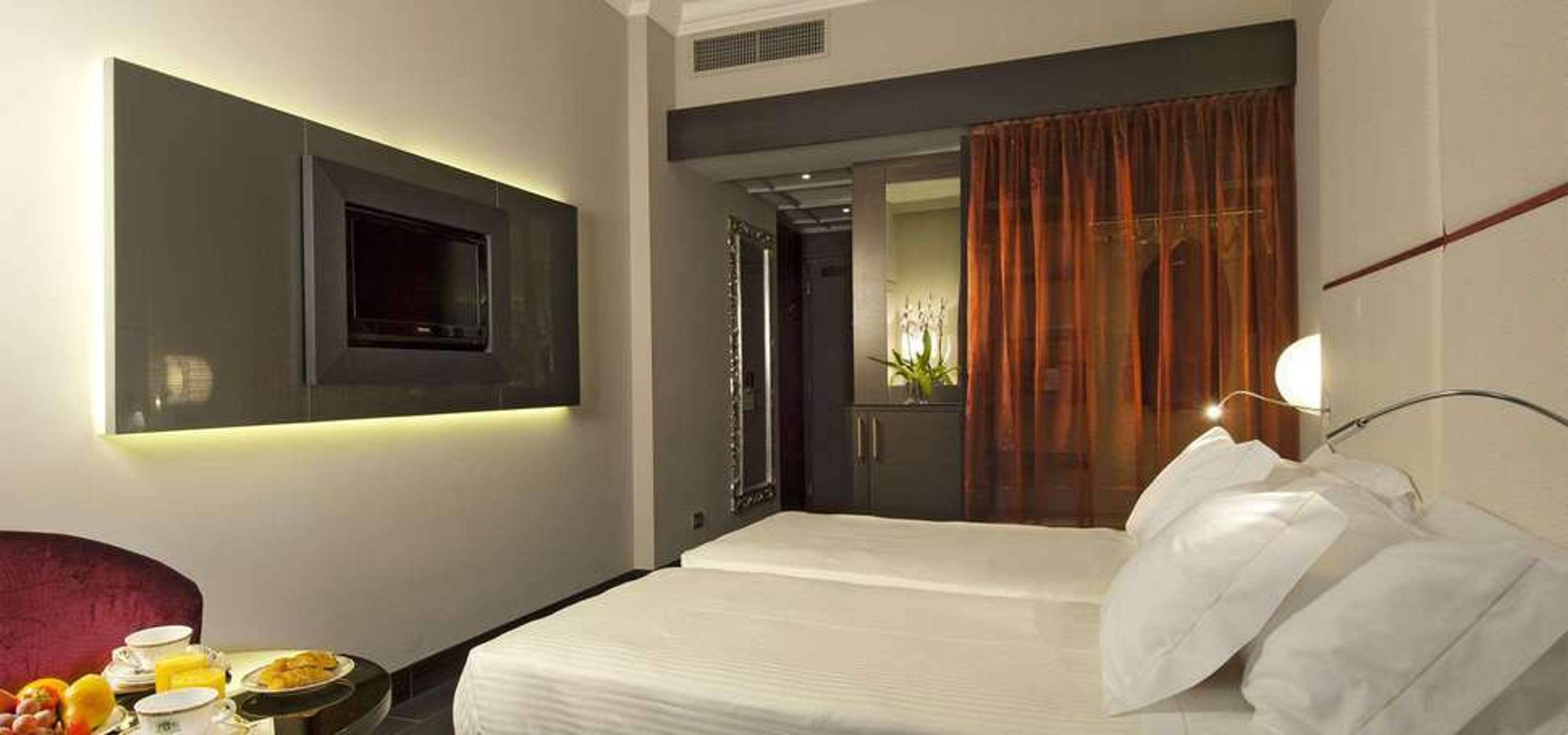 Sina de la Ville foto 2