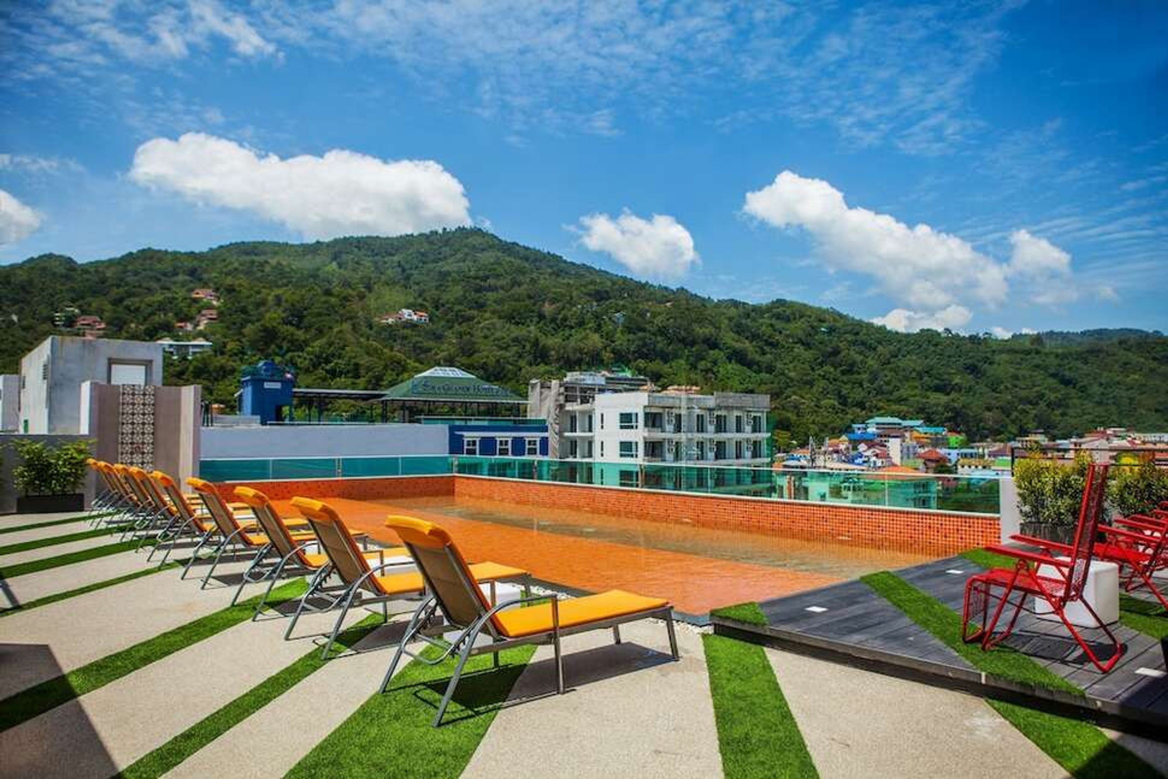 Hotel The Crib Patong