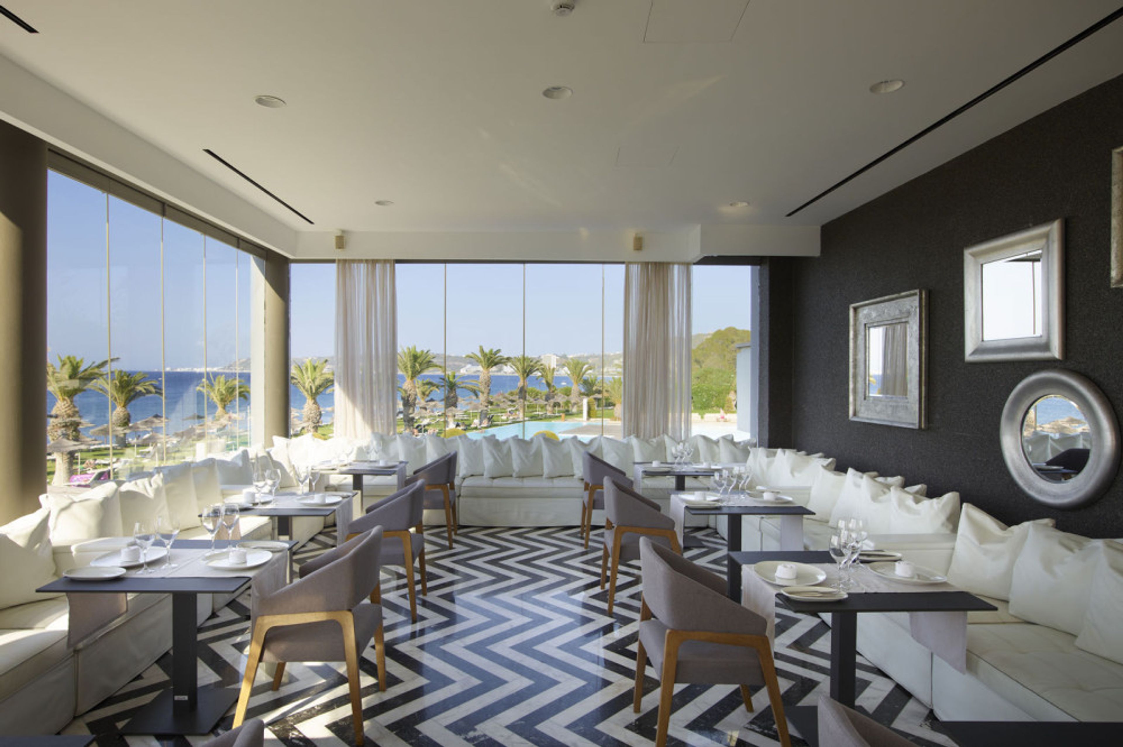 The Ixian Grand&All Suites foto 2