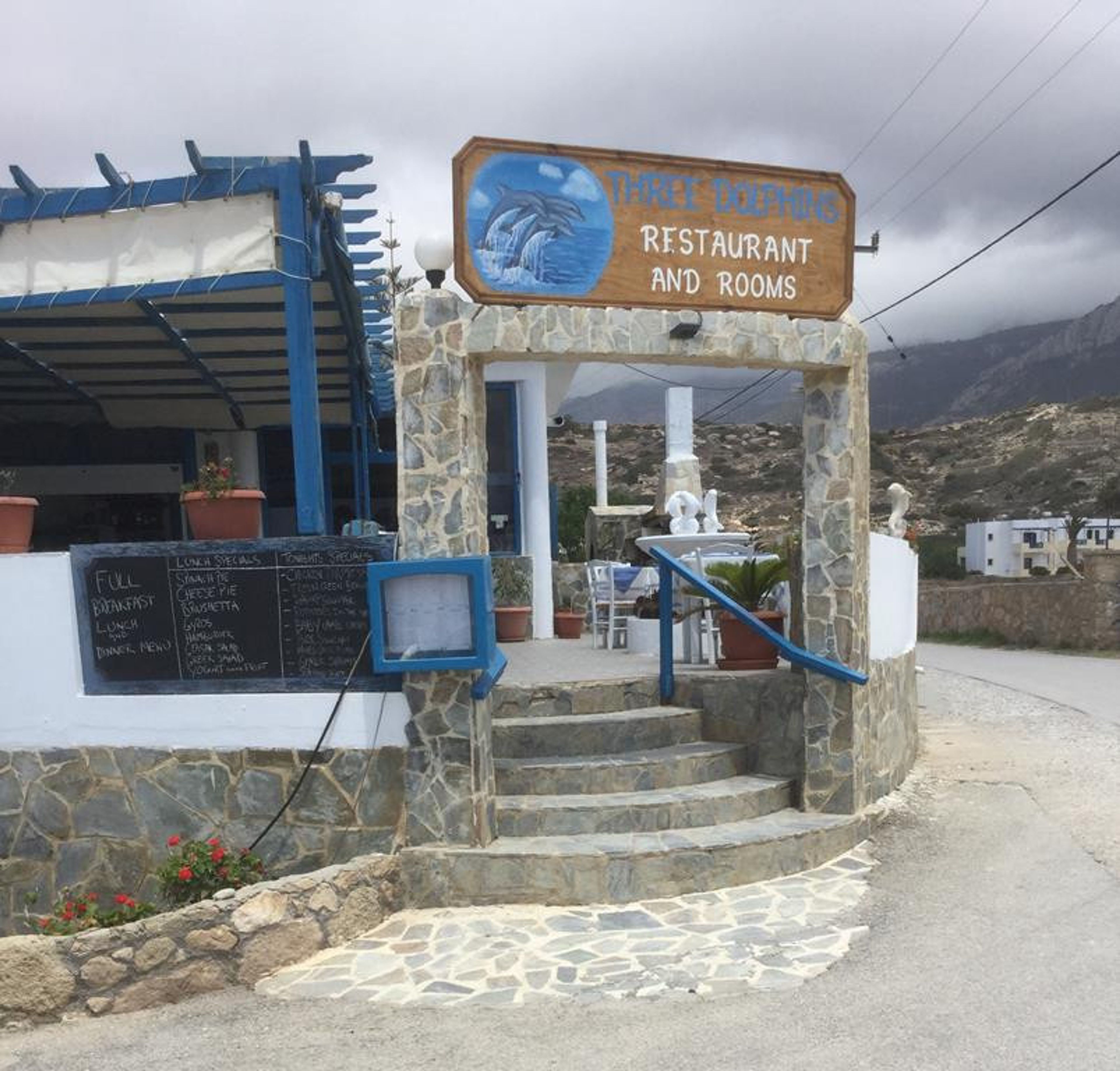 Three Dolphins foto 2