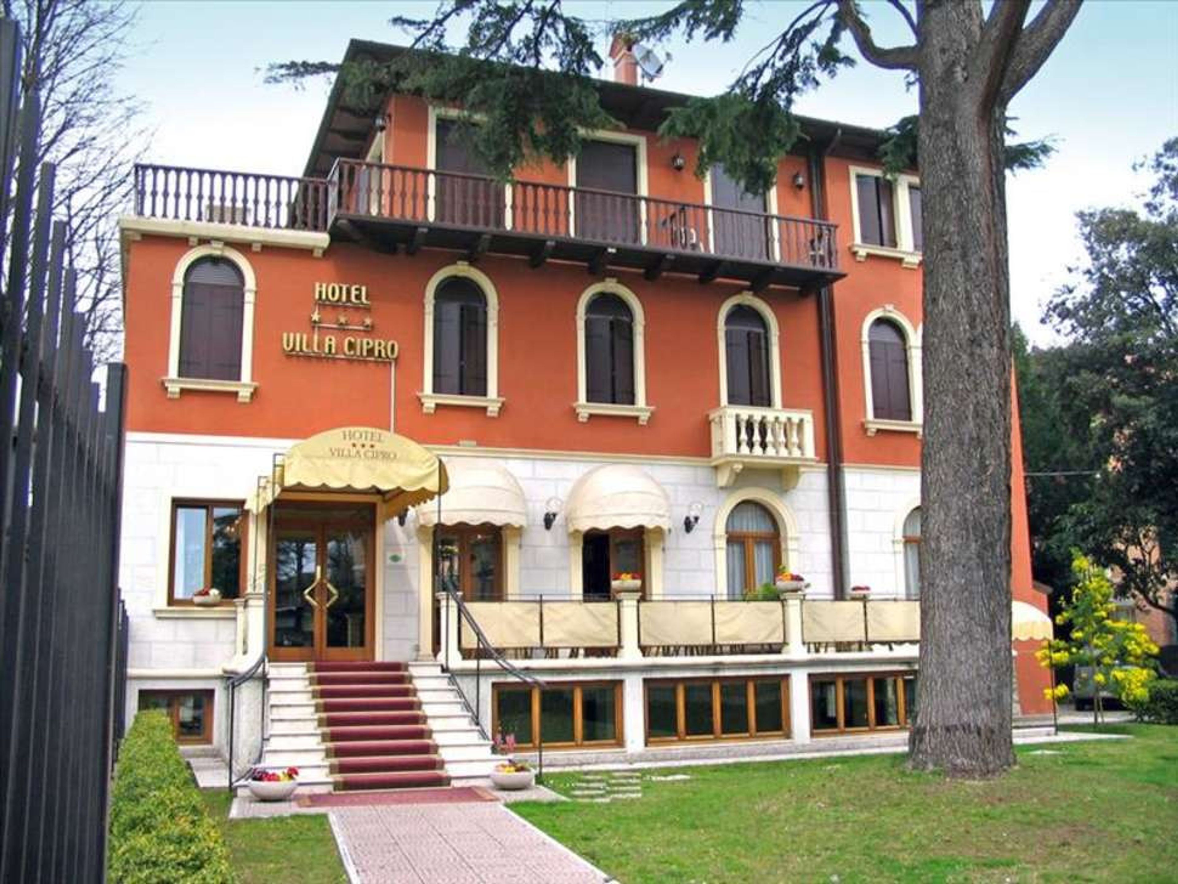 Villa Cipro